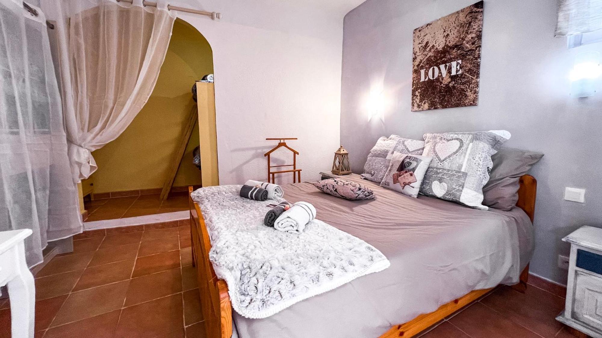 Reve D'Azur, Mazet En Bord De Mer, Parking, Piscine Partagee, Terrasse Bbq & Draps Inclus La Nartelle, 1 Salon, 1 Chambre, 1 Cuisine , 1 Sdb Sainte-Maxime Exterior photo