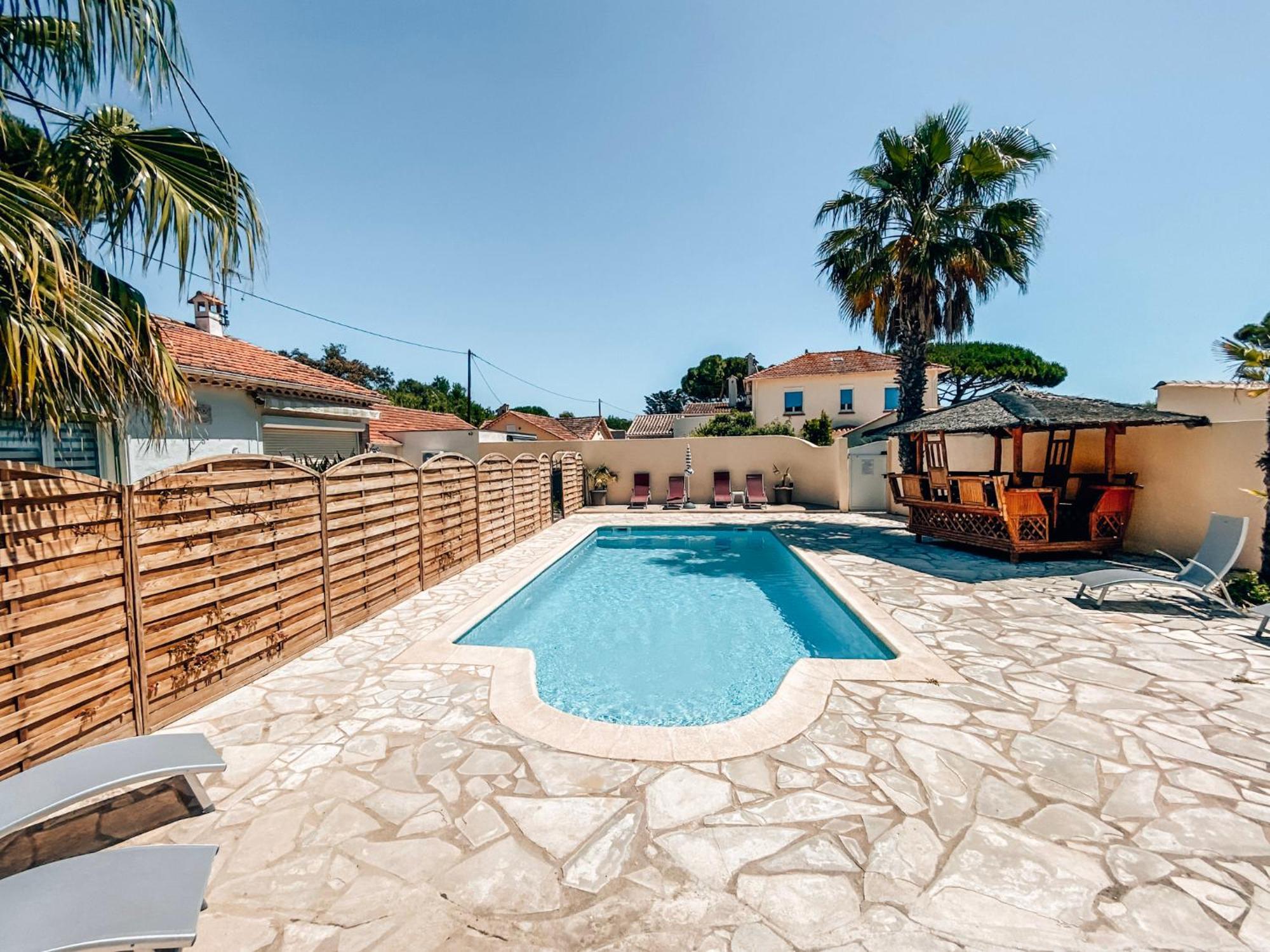 Reve D'Azur, Mazet En Bord De Mer, Parking, Piscine Partagee, Terrasse Bbq & Draps Inclus La Nartelle, 1 Salon, 1 Chambre, 1 Cuisine , 1 Sdb Sainte-Maxime Exterior photo